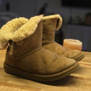 UGGS